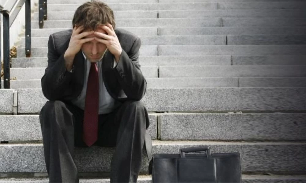 Με SMS και... συγγνώμη η απόλυση 300 εργαζομένων στο Ελ. Βενιζέλος